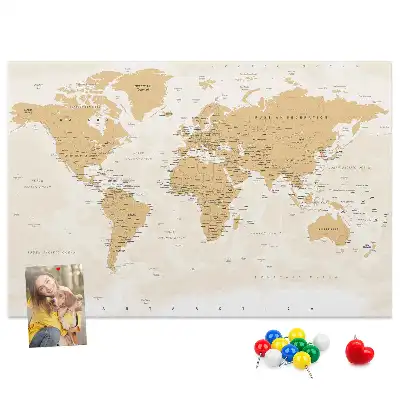 Bilder-Korktafel mit politischer Weltkarte