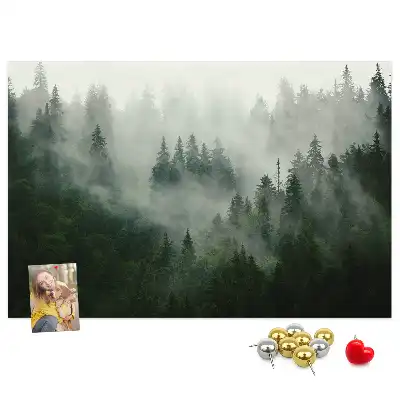 Bedruckte Korkplatte Wald im Nebel Morgen