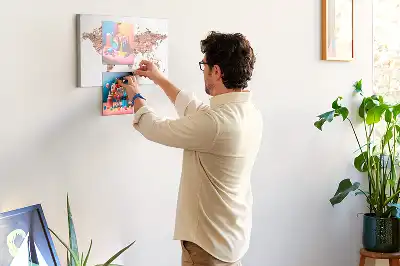 Bedruckte Korkplatte mit Motiv Alte Karte auf Ziegel