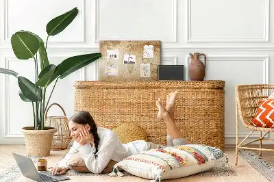 Kork-Pinnwand mit Weltkarten-Motiv im Vintage-Stil