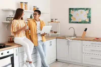 Kork-Pinnwand mit grünem Safari-Blattmotiv