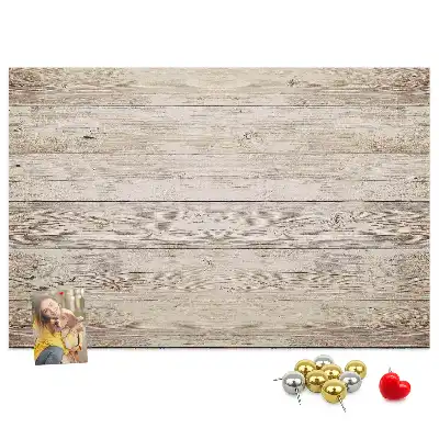 Pinnwand aus Holzpaneelen