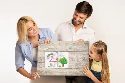 Pinnwand aus Holzpaneelen