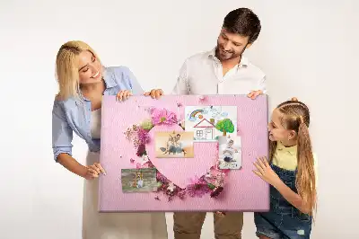 Korkpinnwand mit Blumenherz-Motiv