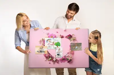 Korkpinnwand mit Blumenherz-Motiv