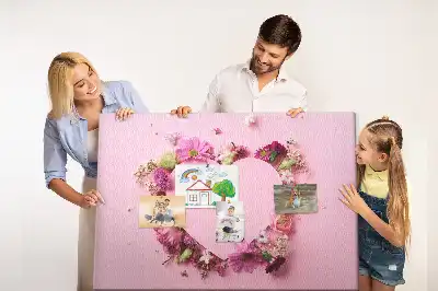 Korkpinnwand mit Blumenherz-Motiv