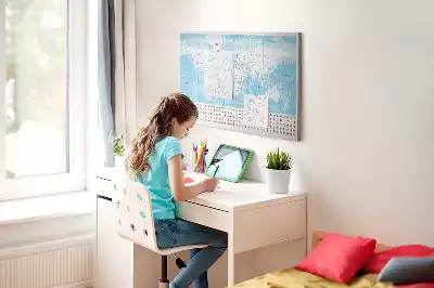 Bilder-Korktafel mit Illustration einer Kontinentkarte