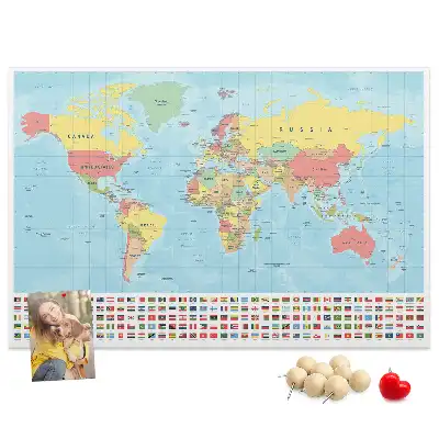 Pinnwand mit Weltkarte für Geografie