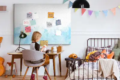 Pinnwand mit gemalten Flecken