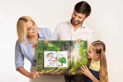Kork-Pinnwand mit Wald-Motiv bei Sonnenaufgang