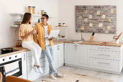 Kork-Pinnwand im Ziegelmauer-Design