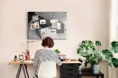 Pinnwand mit moderner Figurenkomposition