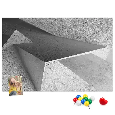 Pinnwand mit moderner Figurenkomposition