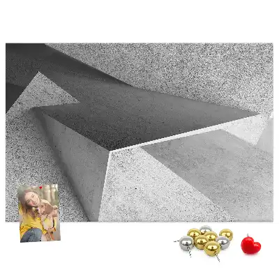 Pinnwand mit moderner Figurenkomposition