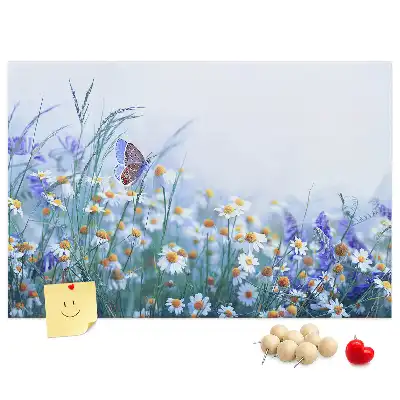 Bedruckte Korkplatte mit Schmetterling-auf-der-Wiese-Motiv
