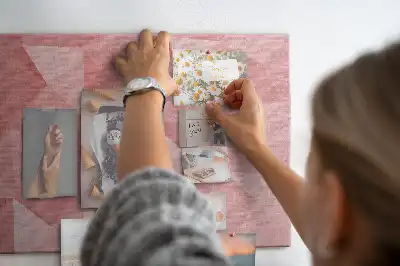 Kork-Pinnwand aus Mosaik-Dreiecken