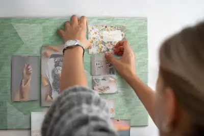 Bilder Korktafel im abstrakten Dreiecksmuster
