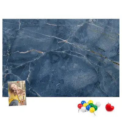 Bedruckte Korkplatte mit stilvoller Marmoroptik
