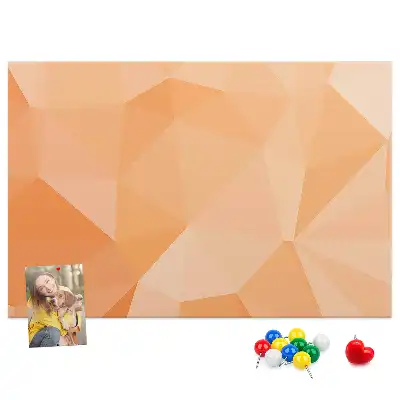 Bilder-Korktafel mit geometrischen Dreiecksformen