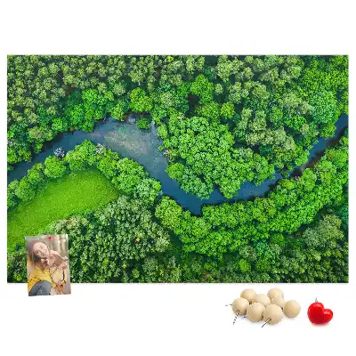 Bedruckte Korkplatte mit Fluss im Wald Motiv
