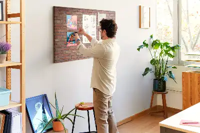 Kork-Pinnwand in rustikaler roter Ziegelstein-Optik