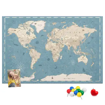 Pinnwand mit historischem Atlas Motiv