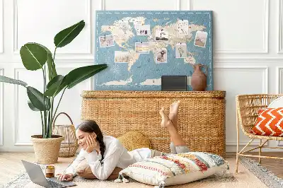 Pinnwand mit historischem Atlas Motiv