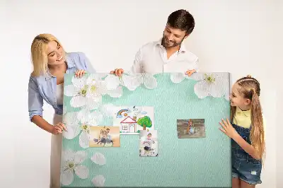 Pinnwand mit Motiv blühende Gänseblümchen