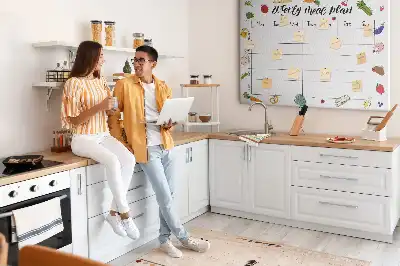 Bedruckte Korkplatte Menü für die ganze Woche