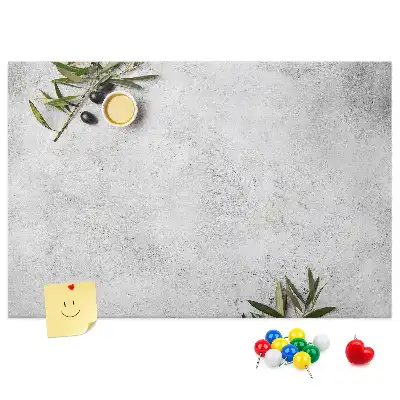 Minimalistische Pinnwand Oliven