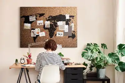 Bedruckte Korkpinnwand mit minimalistischem Kontinent-Umriss