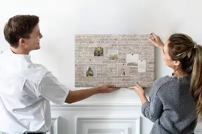 Bedruckte Korkplatte mit klassischem Ziegelmauer-Motiv