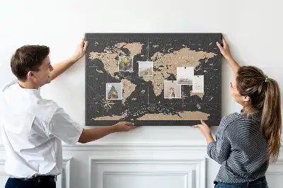 Bilder-Korktafel mit einer stilvollen Retro-Weltkarte