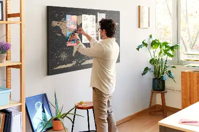 Bilder-Korktafel mit einer stilvollen Retro-Weltkarte