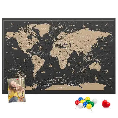 Bilder-Korktafel mit einer stilvollen Retro-Weltkarte
