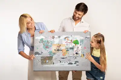 Kork-Pinnwand mit Cartoon-Weltkarte