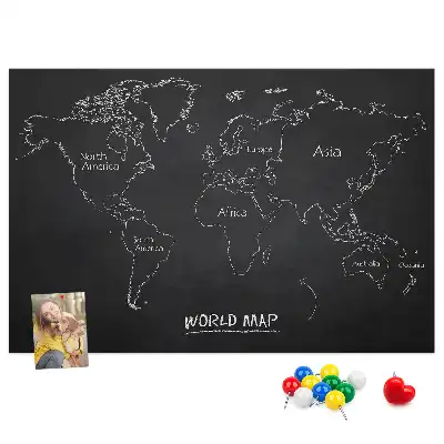 Korktafel mit Weltkarten-Motiv zur Länderübersicht