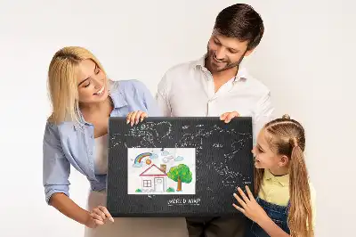 Korktafel mit Weltkarten-Motiv zur Länderübersicht