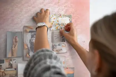 Korktafel mit rosa Marmormuster