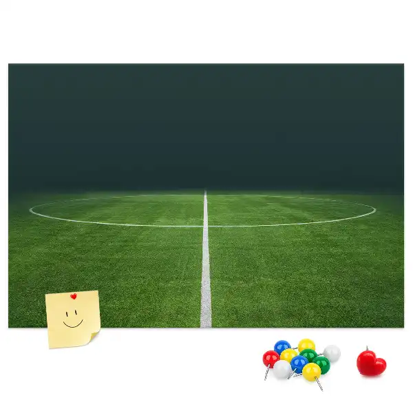 Pinnwand im Fußballplatz-Design