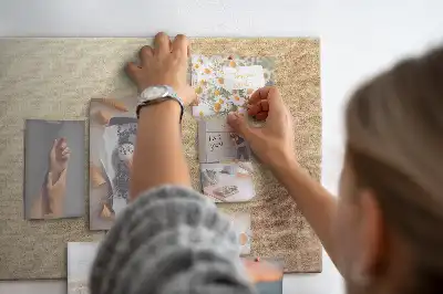 Bedruckte Korkplatte mit Palmblätter-Motiv