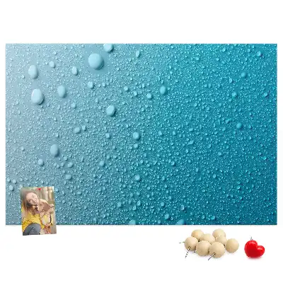 Kork-Pinnwand in Wassertropfen-Form