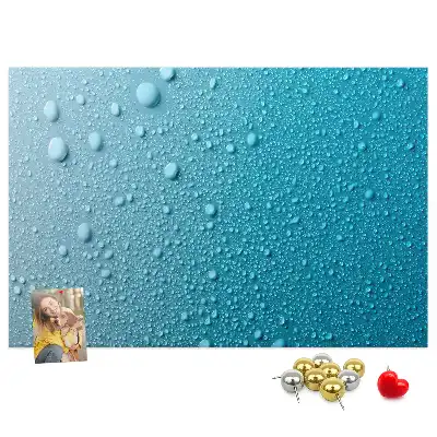 Kork-Pinnwand in Wassertropfen-Form