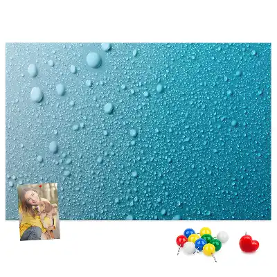 Kork-Pinnwand in Wassertropfen-Form