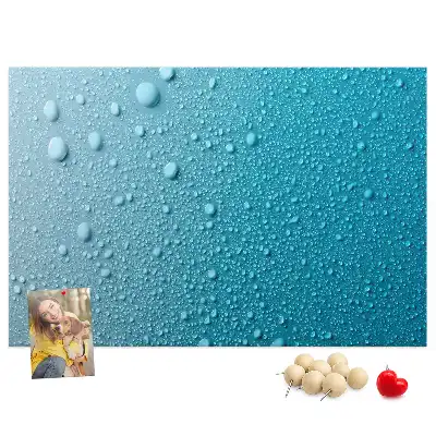 Kork-Pinnwand in Wassertropfen-Form