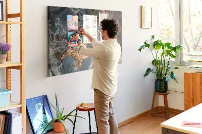 Dekorative Korkpinnwand mit Steinmaserung