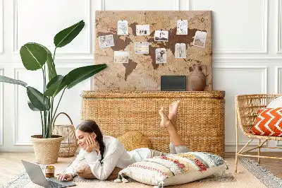 Kork-Pinnwand als Globus-Atlas im Vintage-Stil