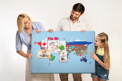Korktafel mit Weltkarte und Länderfahnen