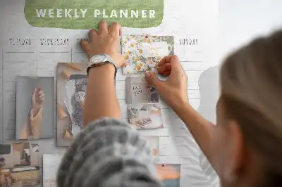 Bilder-Korktafel Sieben-Tage-Plan Aufgaben