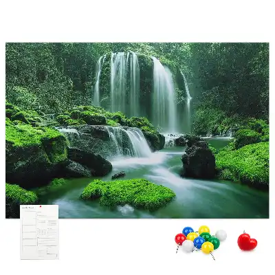 Kork Pinnwand Wasserfall inmitten von Moos